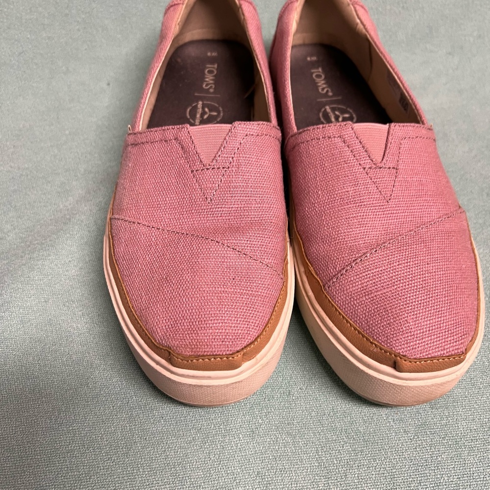Toms Dusty Rose Canvas Slip-On Shoes platform sole Love Give logo leather trim - Picture 2 of 11